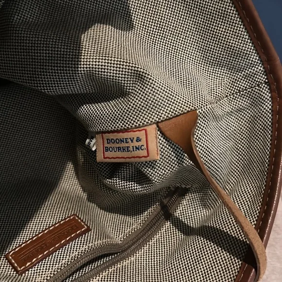 Dooney & Bourke GUC with callouts bucket bag - Picture 10 of 10